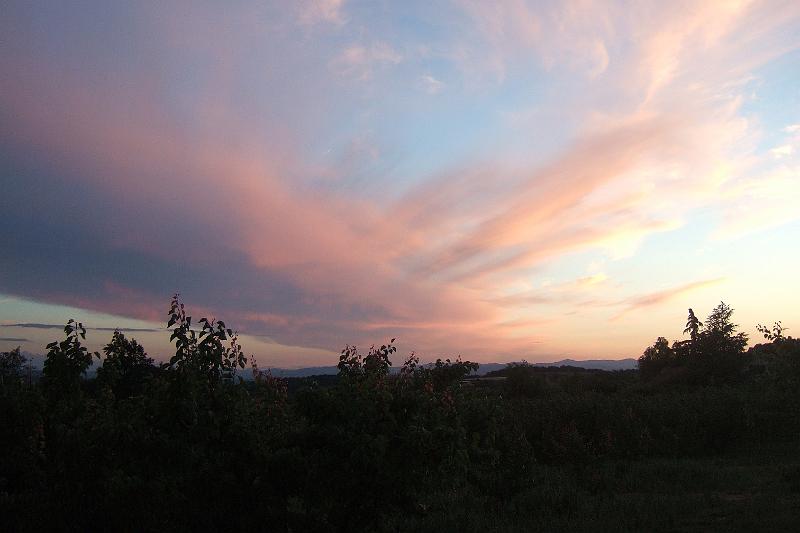 2011-05- (1110).JPG - Unweit unserer Unterkunft gibt es als Zugabe bzw. Betthupferl noch einen fantastischen Sonnenuntergang ...